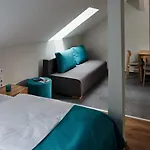 Hotell Adalbert Szent Tamas Haz 3*