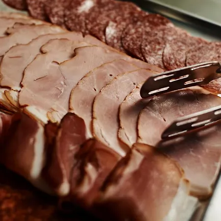 Adalbert Szent Tamás Ház Hotel