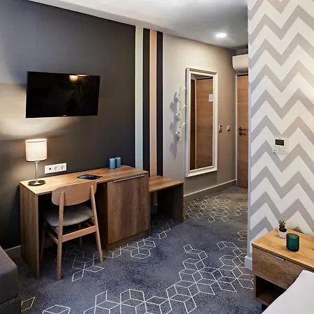 Adalbert Szent Tamás Ház Hotel