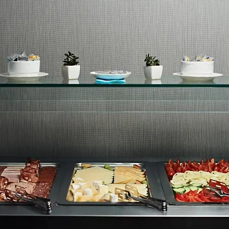 Adalbert Szent Tamás Ház Szálloda 3*